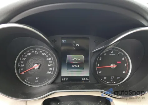 2017 Mercedes-Benz C 300 4Matic z USA, uszkodzony, nr VIN 55SWF4KB3HU217567